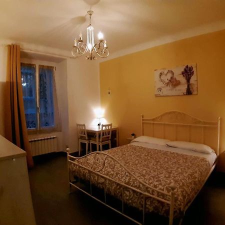 A Due Passi Da Bed and Breakfast Genua Buitenkant foto