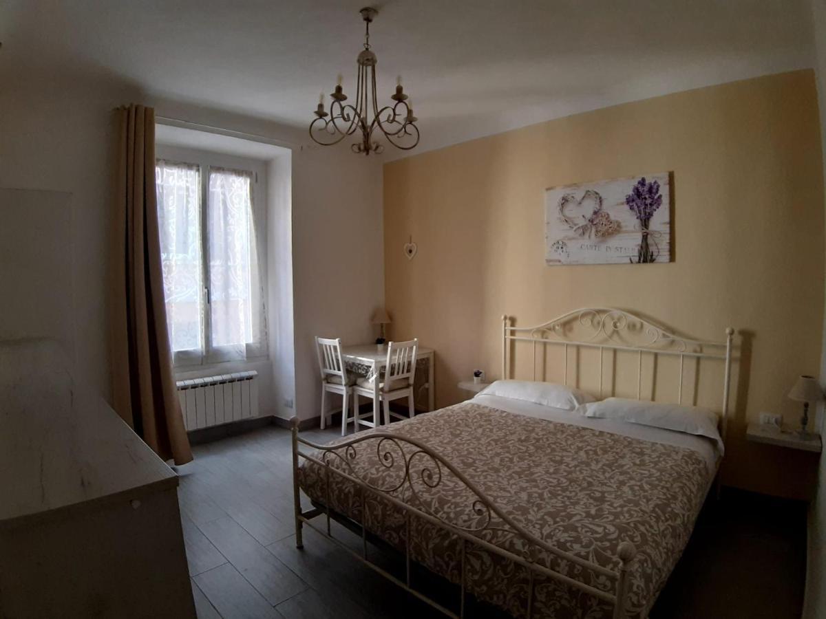 A Due Passi Da Bed and Breakfast Genua Buitenkant foto