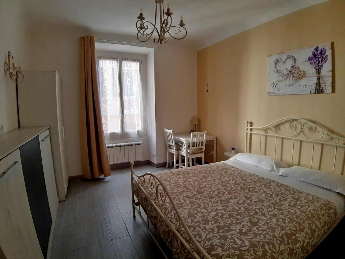 A Due Passi Da Bed and Breakfast Genua Buitenkant foto