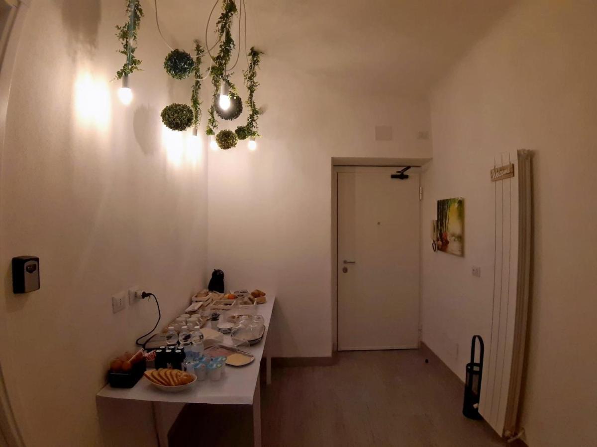 A Due Passi Da Bed and Breakfast Genua Buitenkant foto