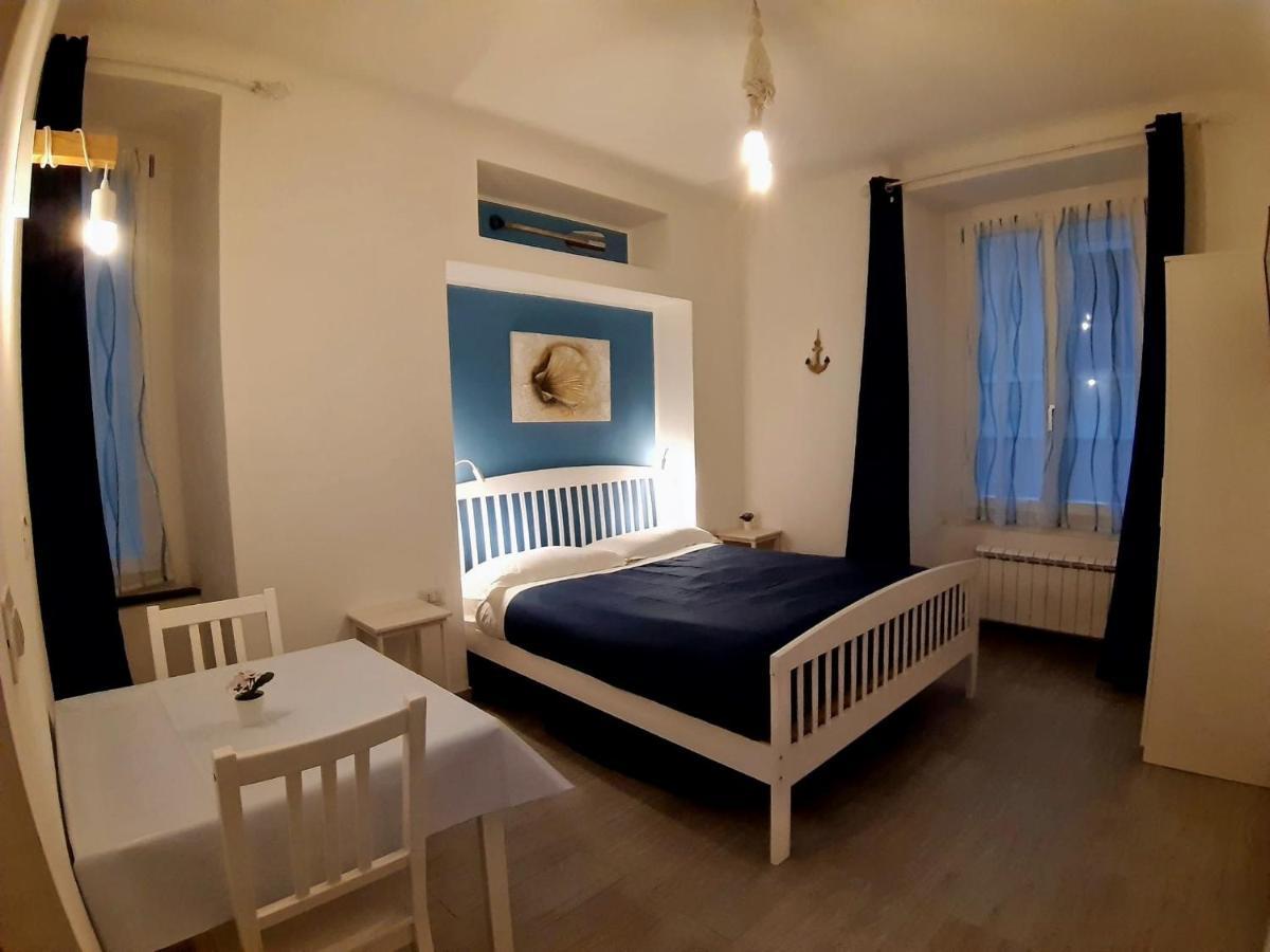 A Due Passi Da Bed and Breakfast Genua Buitenkant foto